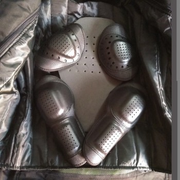 GIUBBOTTO GIACCA MOTO YAMAHA MOTO GP PROTEZIONE BIKER MOTOCICLISMO ESTIVO ANTIVENTO OFF-ROAD
